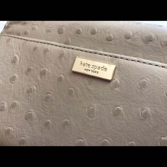 NWT Cream Kate spade wristlet/wallet - Picture 4 of 7